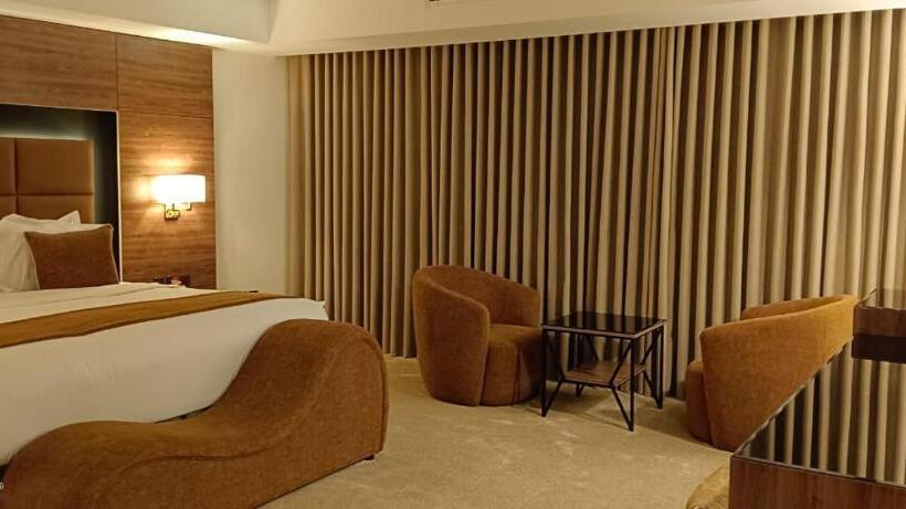 فندق بلفيو بارك رويال Bellevue Park Royal