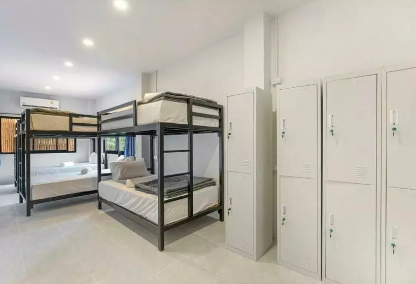 Vibes Samui Hostel And Cafe