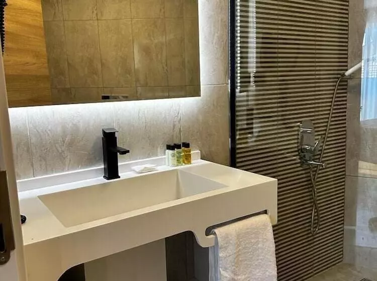 Midis Otel