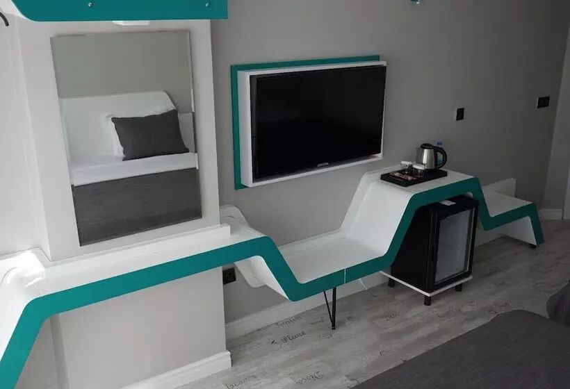 Midis Otel