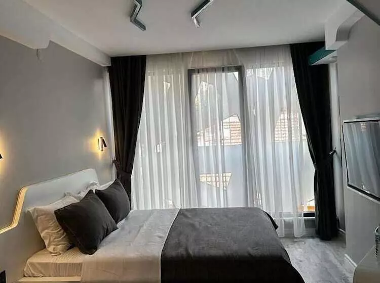 Midis Otel