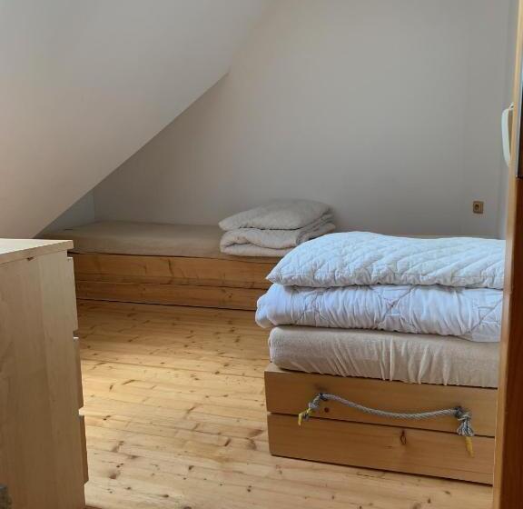 פנסיון Slunovrat