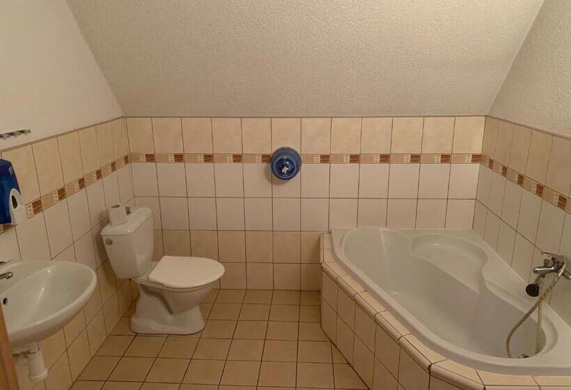 פנסיון Slunovrat