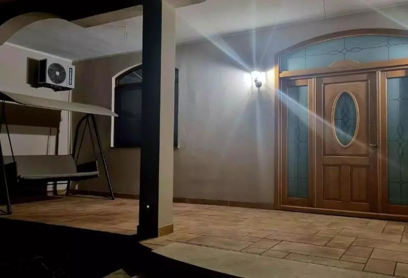 ペンション Denisa House