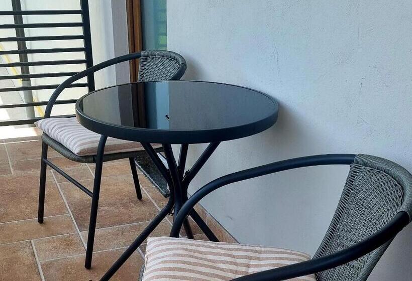 پانسیون Denisa House