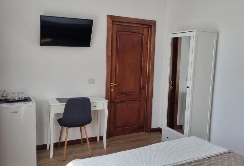 پانسیون Denisa House