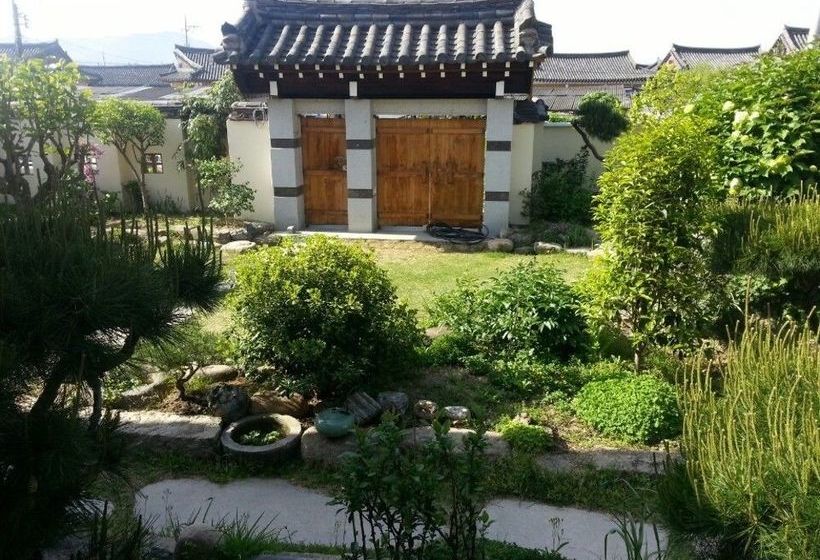 Guest House Godo  Hostel