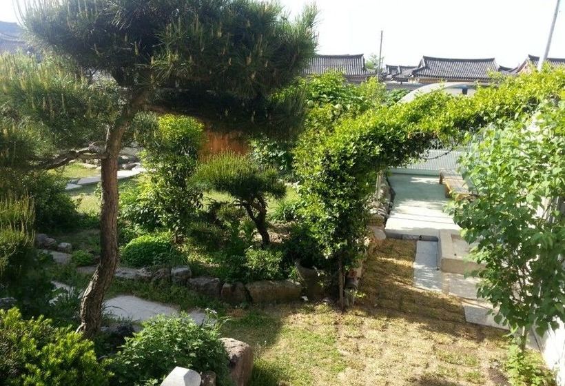 Guest House Godo  Hostel