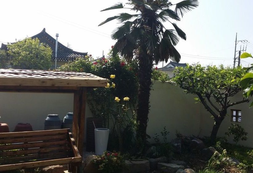 Guest House Godo  Hostel