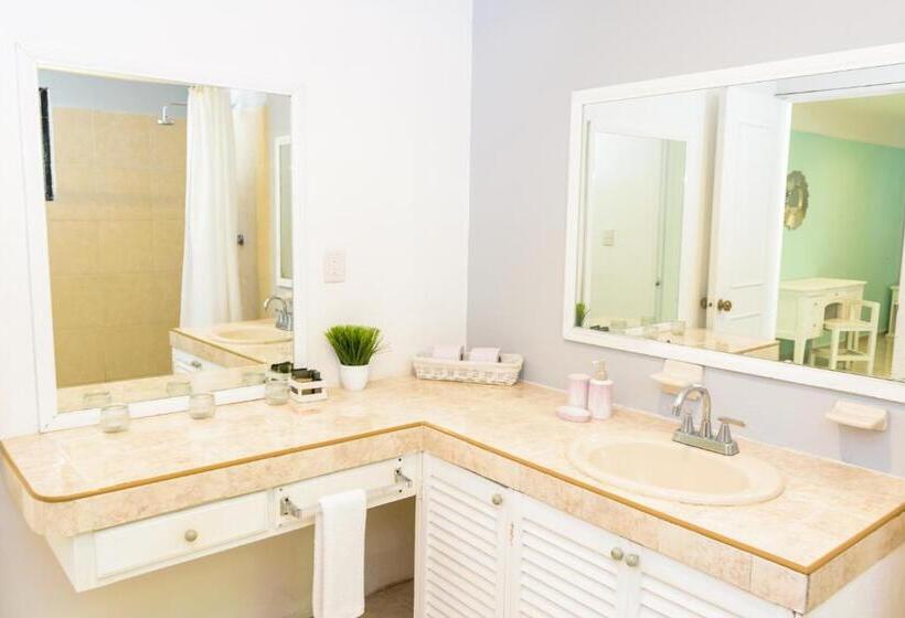 مبيت وإفطار Che Suites Playa Adults Only