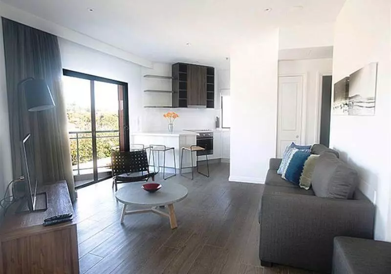 ホテル Bondi 38 Serviced Apartments