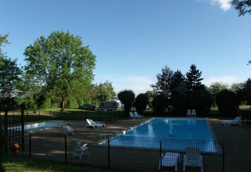 בית מלון כפרי Camping De La Croix D'arles