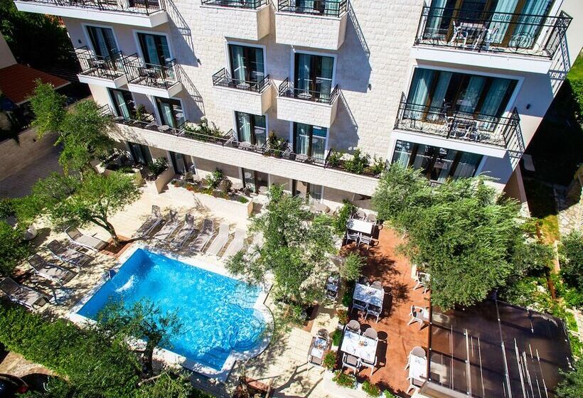 هتل Harmony by Aycon