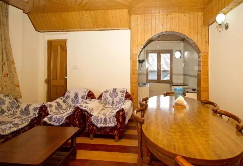 ホテル Himalayan Chalet Simsa Manali