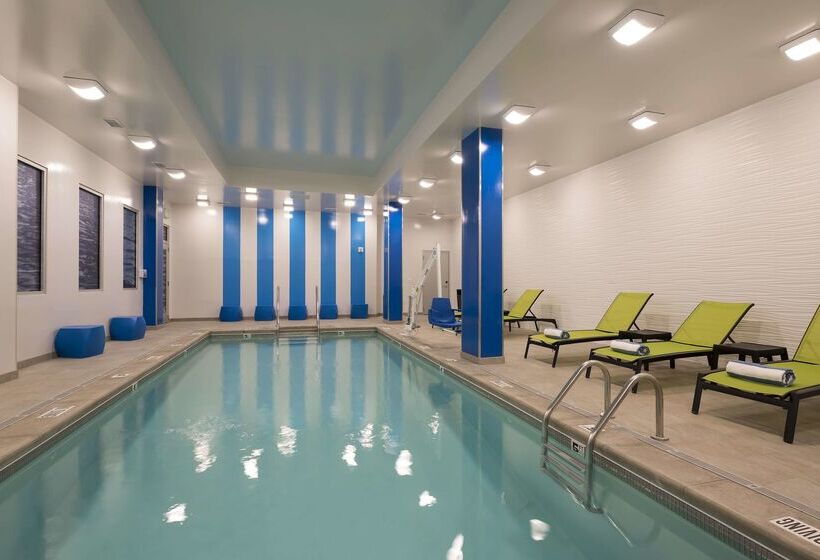 فندق Homewood Suites By Hilton Grand Rapids Downtown