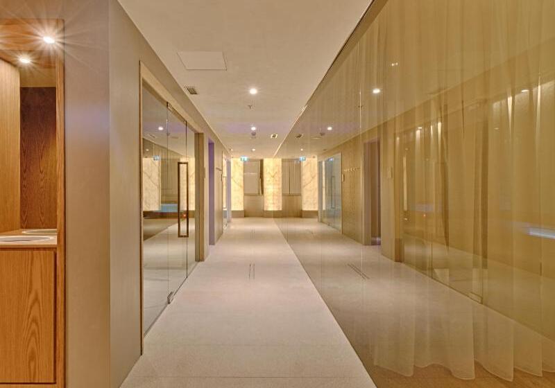 Maritim Hotel Plaza Tirana