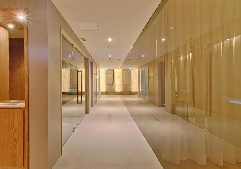 Maritim Hotel Plaza Tirana