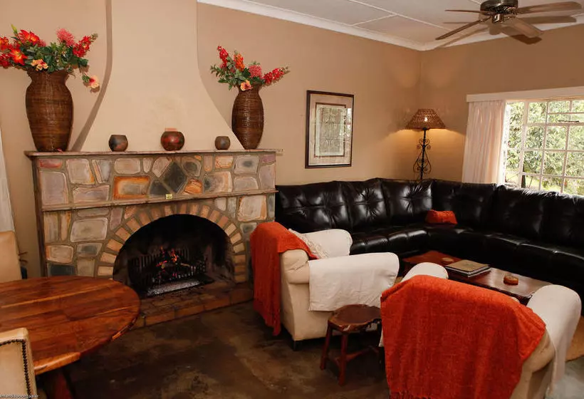 هتل Reilly's Rock Hilltop Lodge