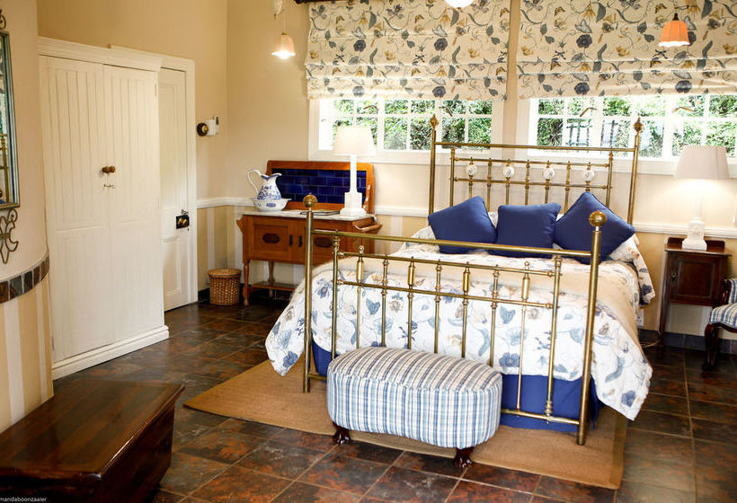 Отель Reilly's Rock Hilltop Lodge