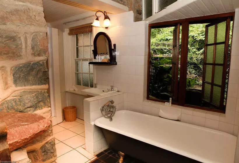 هتل Reilly's Rock Hilltop Lodge