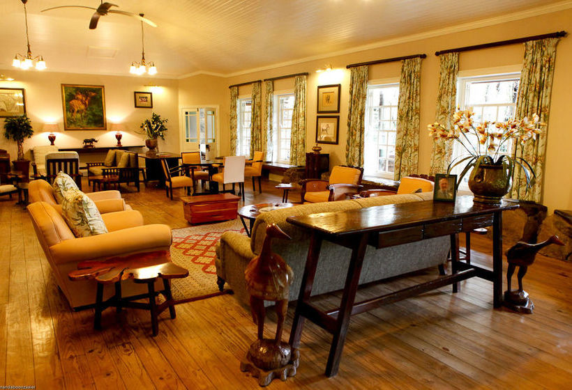 Отель Reilly's Rock Hilltop Lodge