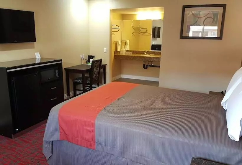 ホテル Travelodge Inn & Suites By Wyndham Bell Los Angeles Area