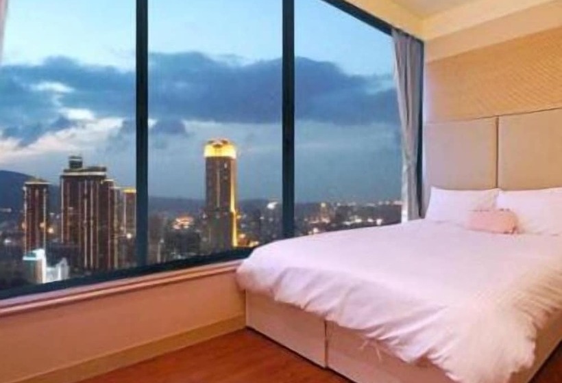 Pensão 85 Happy Holiday