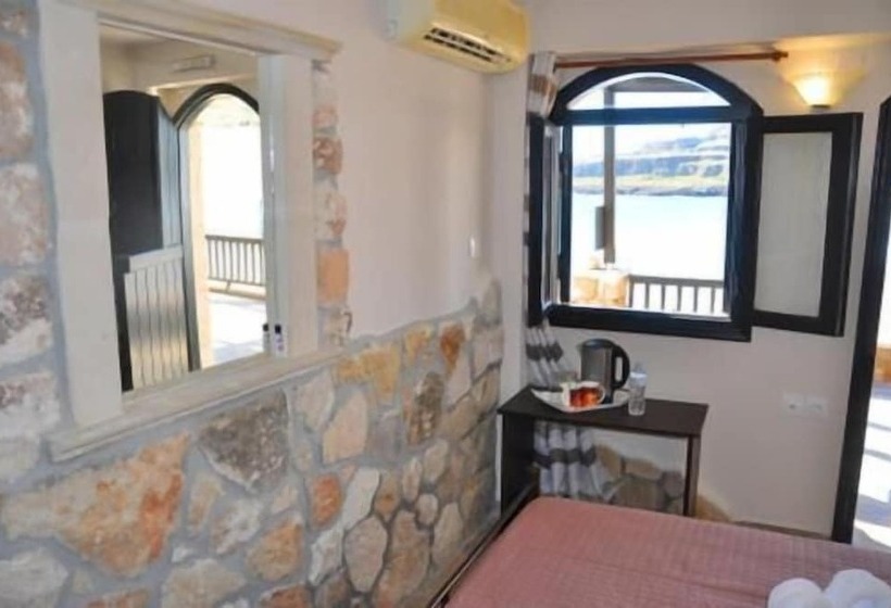 פנסיון Coral Rooms