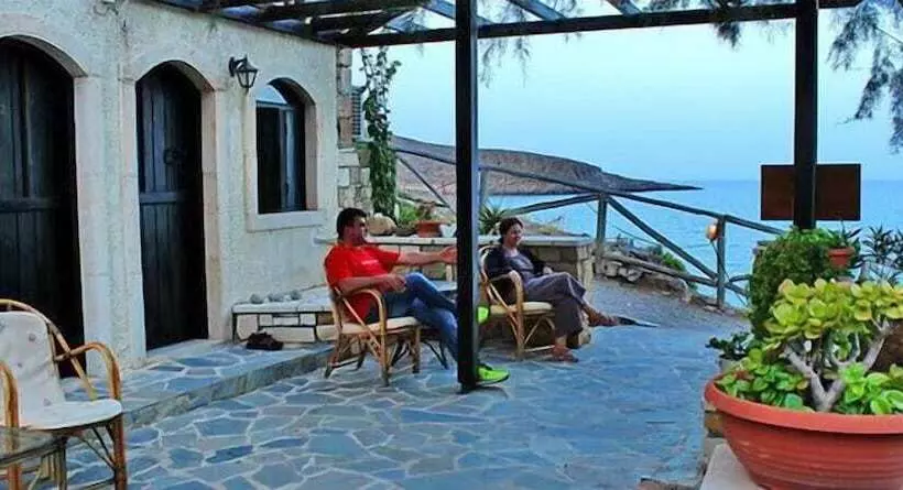 Majatalo Coral Rooms