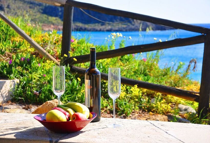 פנסיון Coral Rooms