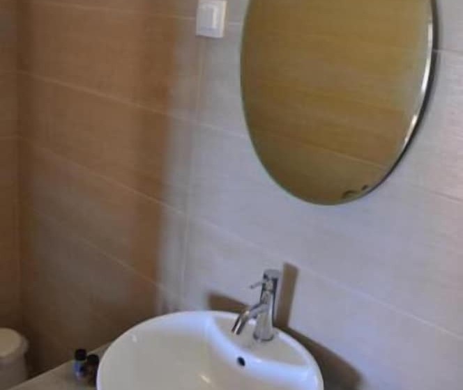 פנסיון Coral Rooms