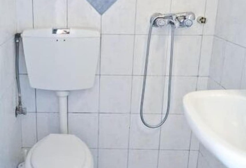 פנסיון Coral Rooms