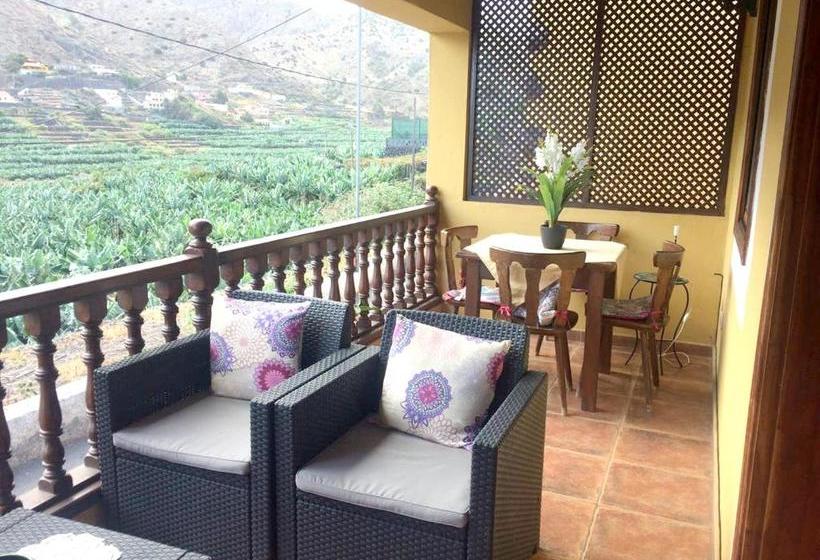 House With Sea And Mountain View In Hermigua