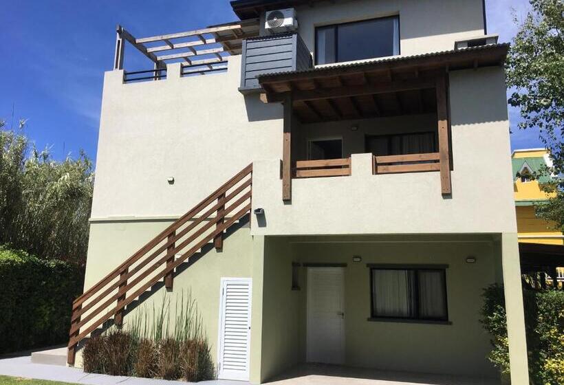 Las Acacias Lasacaciasvaleriacomar