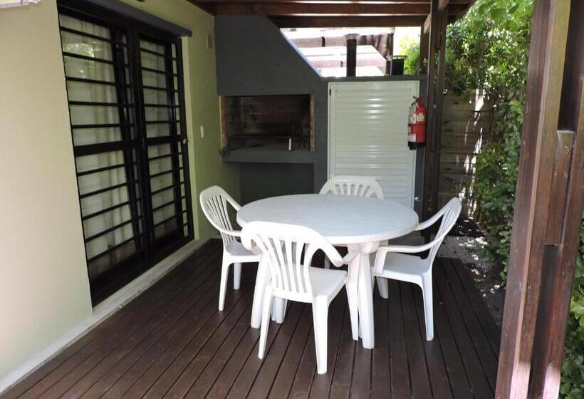 Las Acacias Lasacaciasvaleriacomar