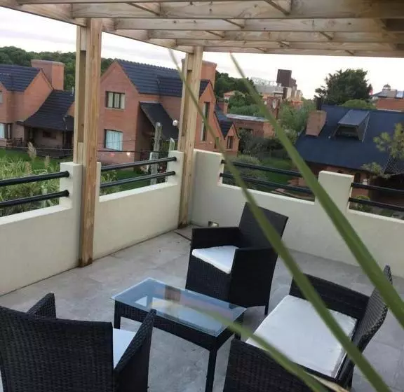 Las Acacias Lasacaciasvaleriacomar