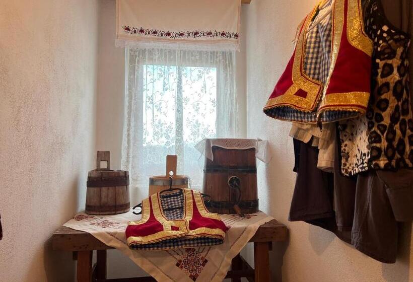 تختخواب و صبحانه Kapija Lukomira