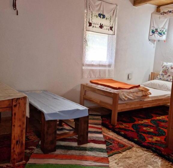 تختخواب و صبحانه Kapija Lukomira