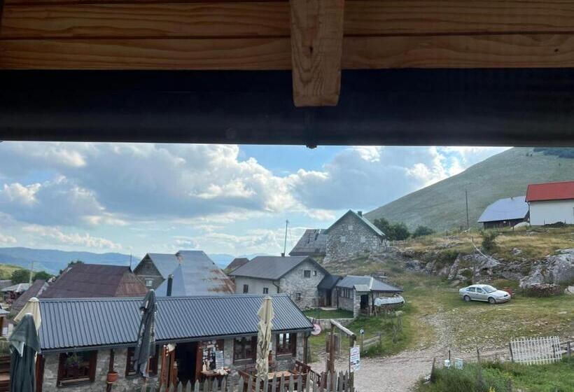 تختخواب و صبحانه Kapija Lukomira