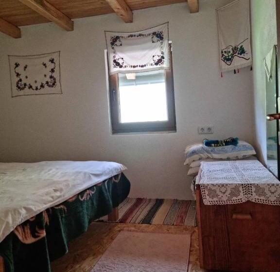 تختخواب و صبحانه Kapija Lukomira