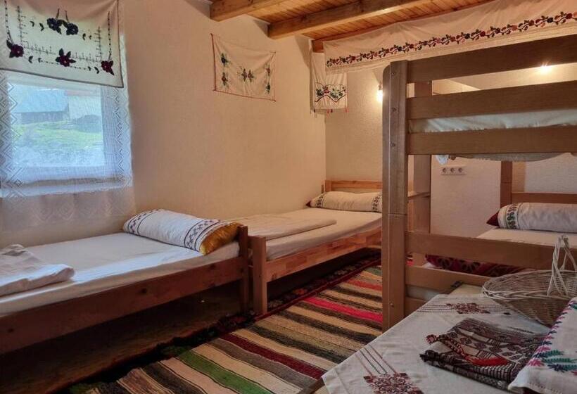 تختخواب و صبحانه Kapija Lukomira