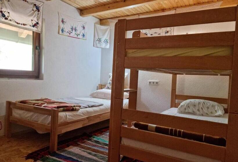 تختخواب و صبحانه Kapija Lukomira