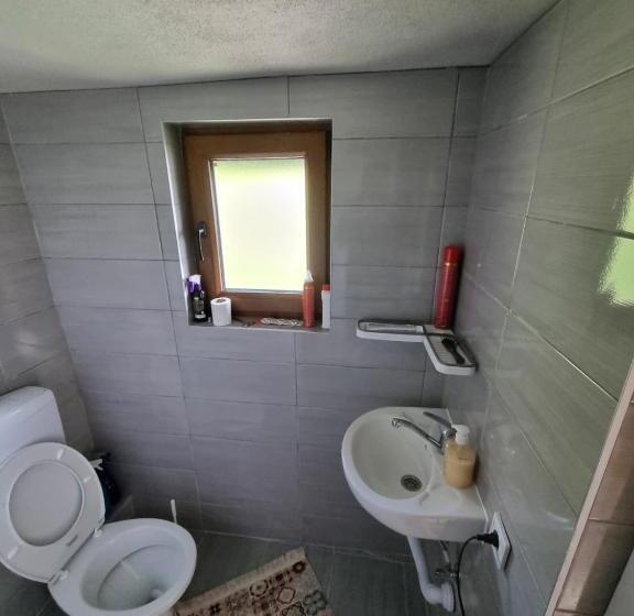 تختخواب و صبحانه Kapija Lukomira