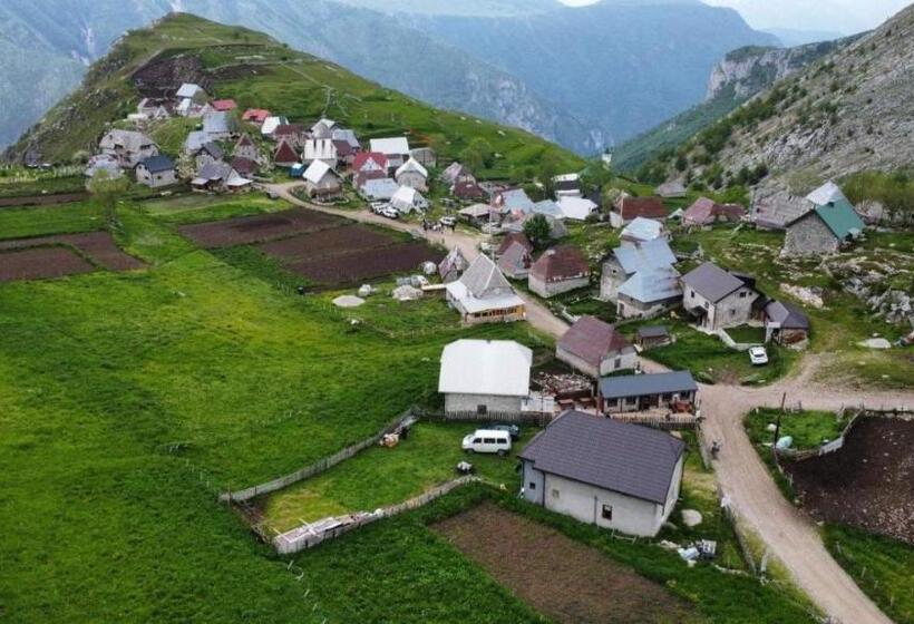 تختخواب و صبحانه Kapija Lukomira