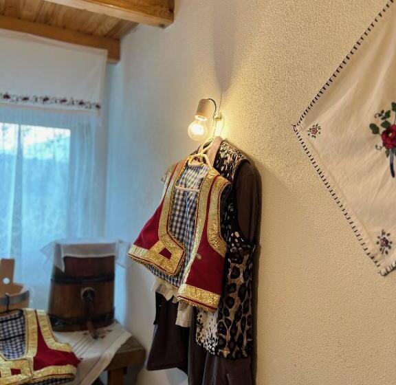 تختخواب و صبحانه Kapija Lukomira