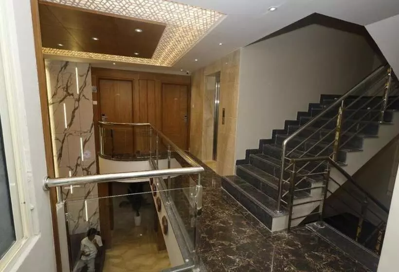 Hotelli Grand Courtyard Business