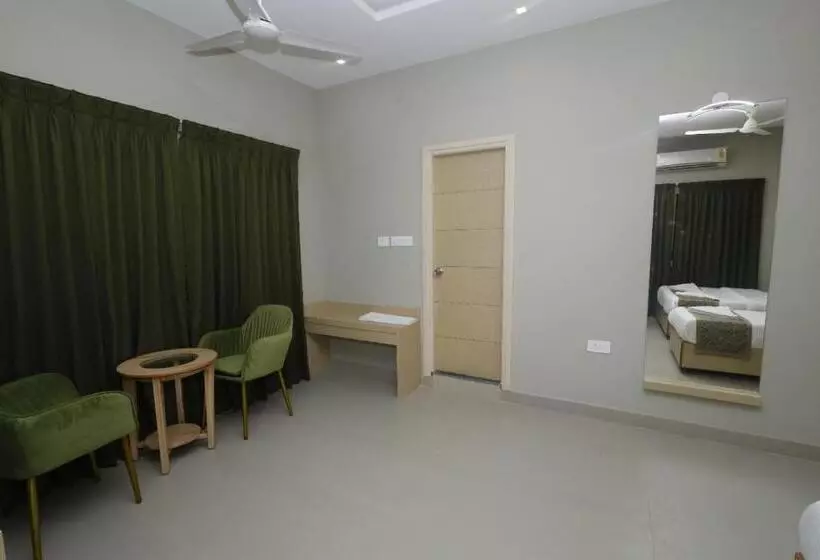 Hotelli Grand Courtyard Business