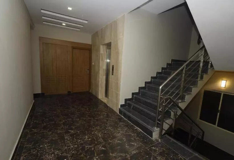 Hotelli Grand Courtyard Business