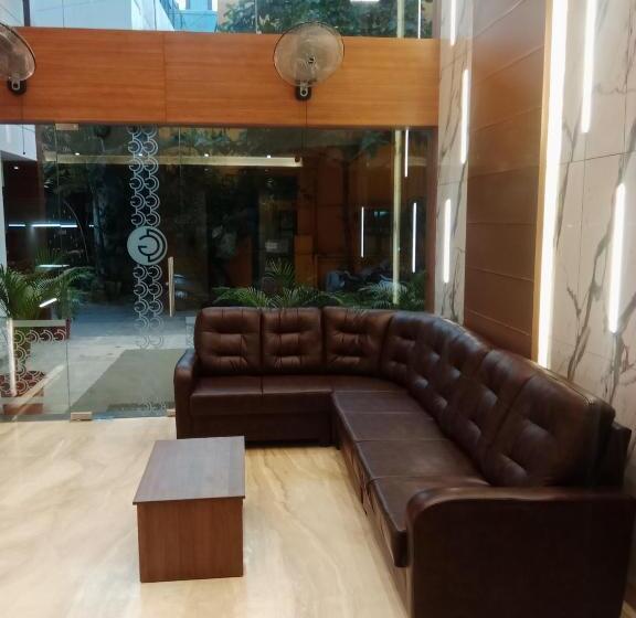 酒店 Grand Courtyard Business