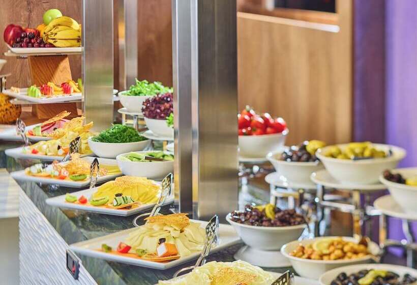 בית מלון כפרי Ibis Istanbul Airport